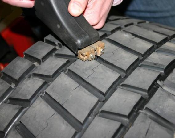 Вторая жизнь колёс: стоит ли пользоваться восстановлением шин?